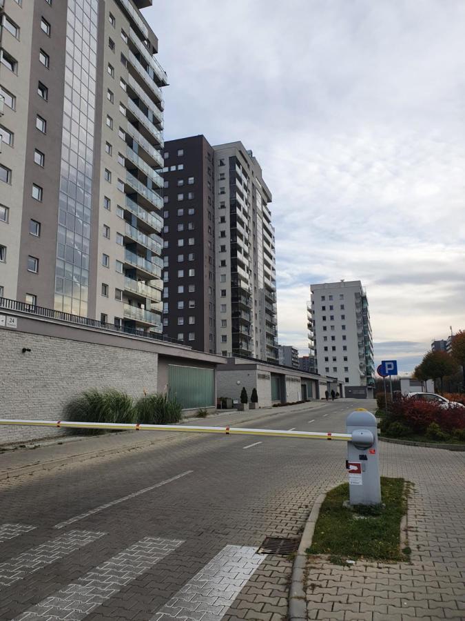 Apartament Wsrod 1000Cy Swiatel - Z Parkingiem W Hali Garazowej- Duzy Balkon Z Lezakami - Piekny Widok Noca Na Panorame Tysiaclecia 카토비체 외부 사진