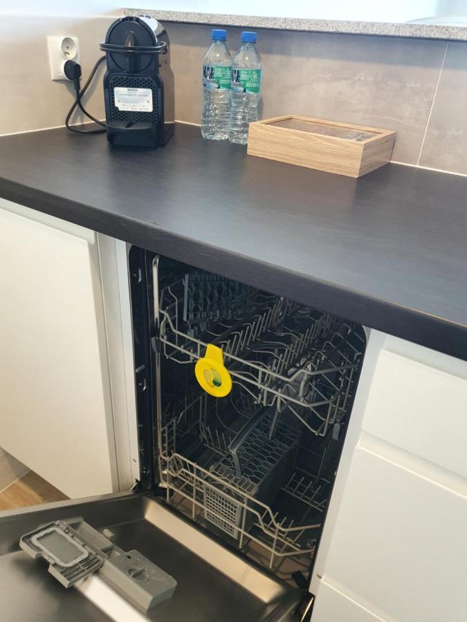 Apartament Wsrod 1000Cy Swiatel - Z Parkingiem W Hali Garazowej- Duzy Balkon Z Lezakami - Piekny Widok Noca Na Panorame Tysiaclecia 카토비체 외부 사진