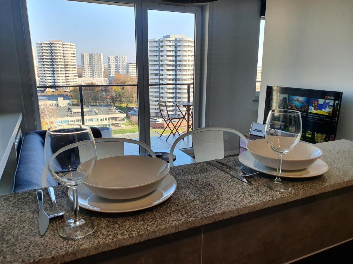 Apartament Wsrod 1000Cy Swiatel - Z Parkingiem W Hali Garazowej- Duzy Balkon Z Lezakami - Piekny Widok Noca Na Panorame Tysiaclecia 카토비체 외부 사진