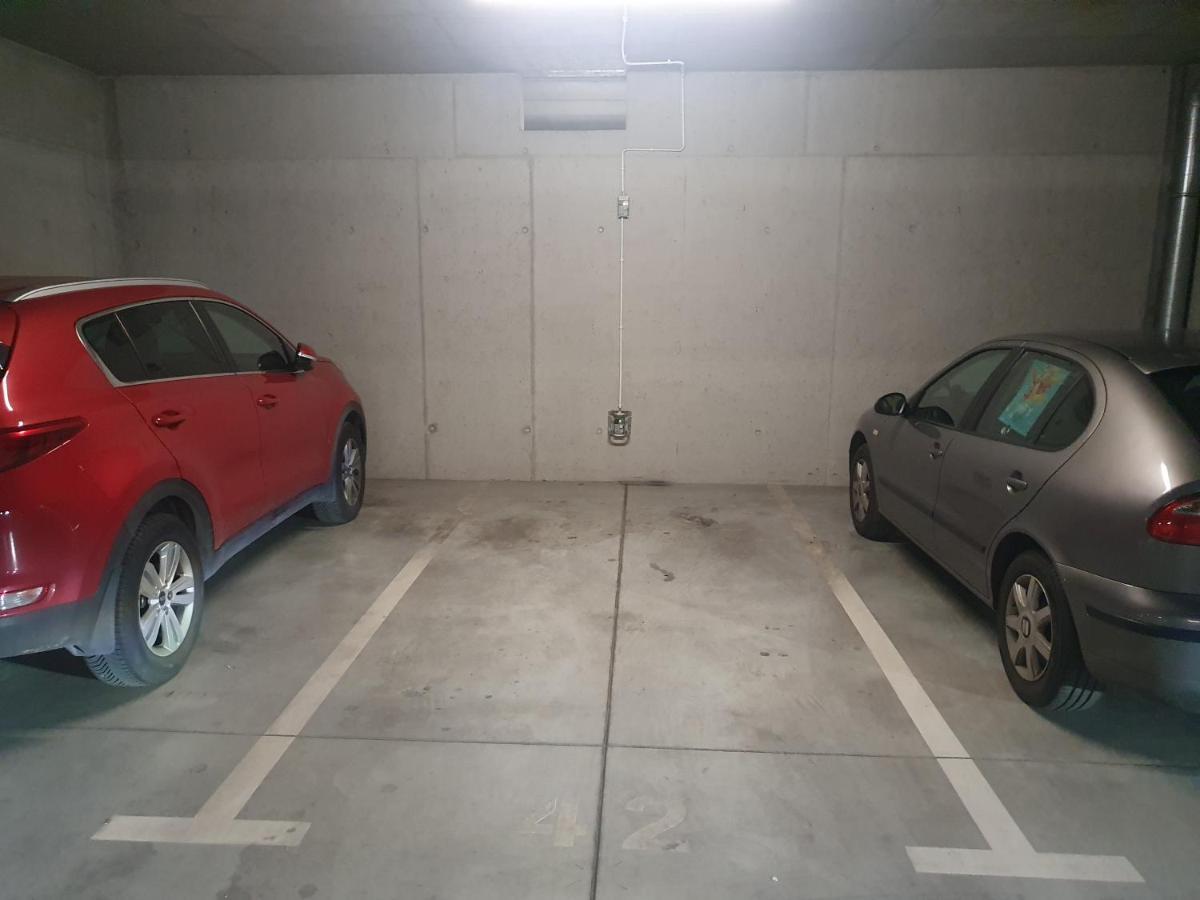 Apartament Wsrod 1000Cy Swiatel - Z Parkingiem W Hali Garazowej- Duzy Balkon Z Lezakami - Piekny Widok Noca Na Panorame Tysiaclecia 카토비체 외부 사진