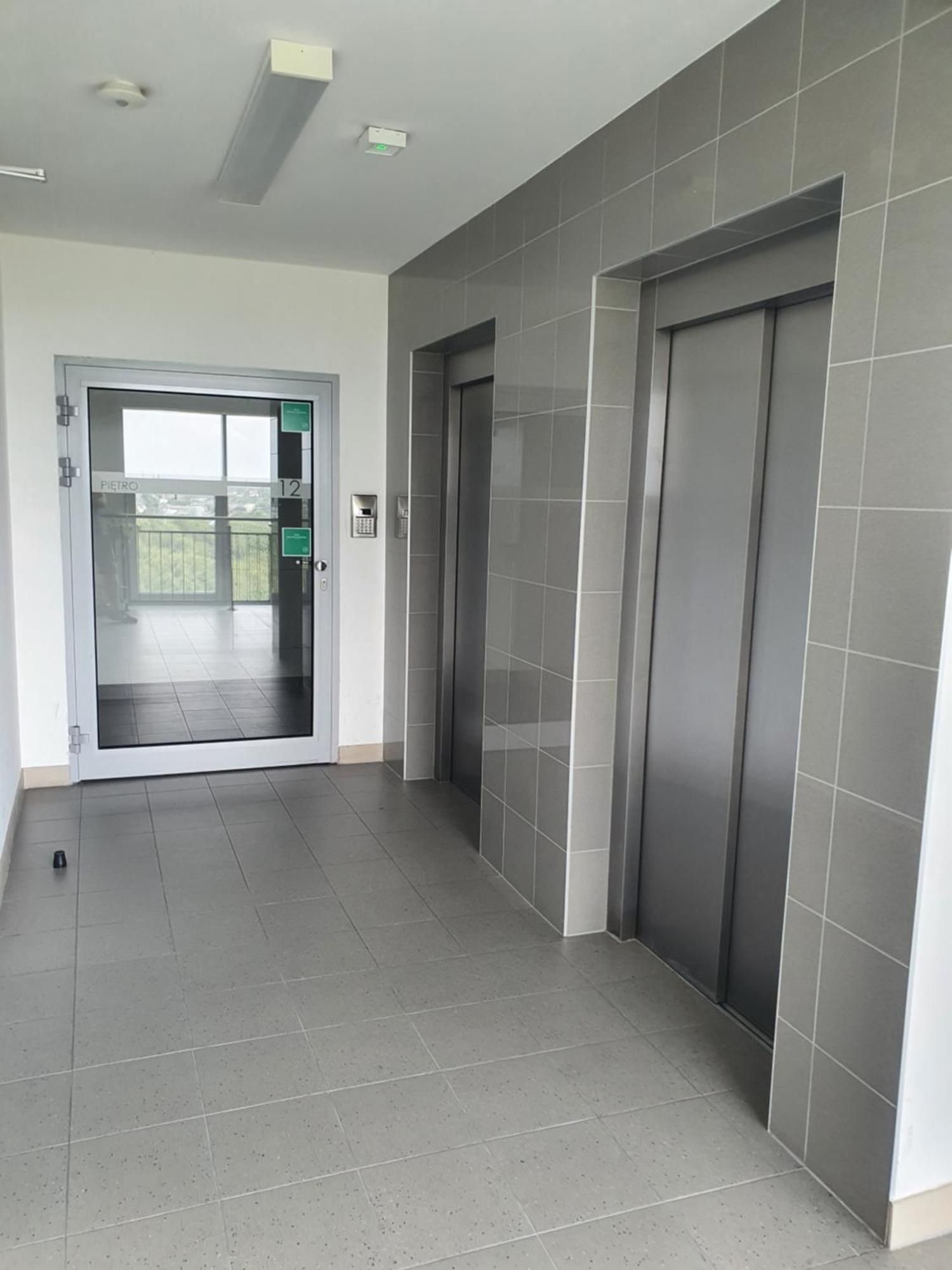 Apartament Wsrod 1000Cy Swiatel - Z Parkingiem W Hali Garazowej- Duzy Balkon Z Lezakami - Piekny Widok Noca Na Panorame Tysiaclecia 카토비체 외부 사진